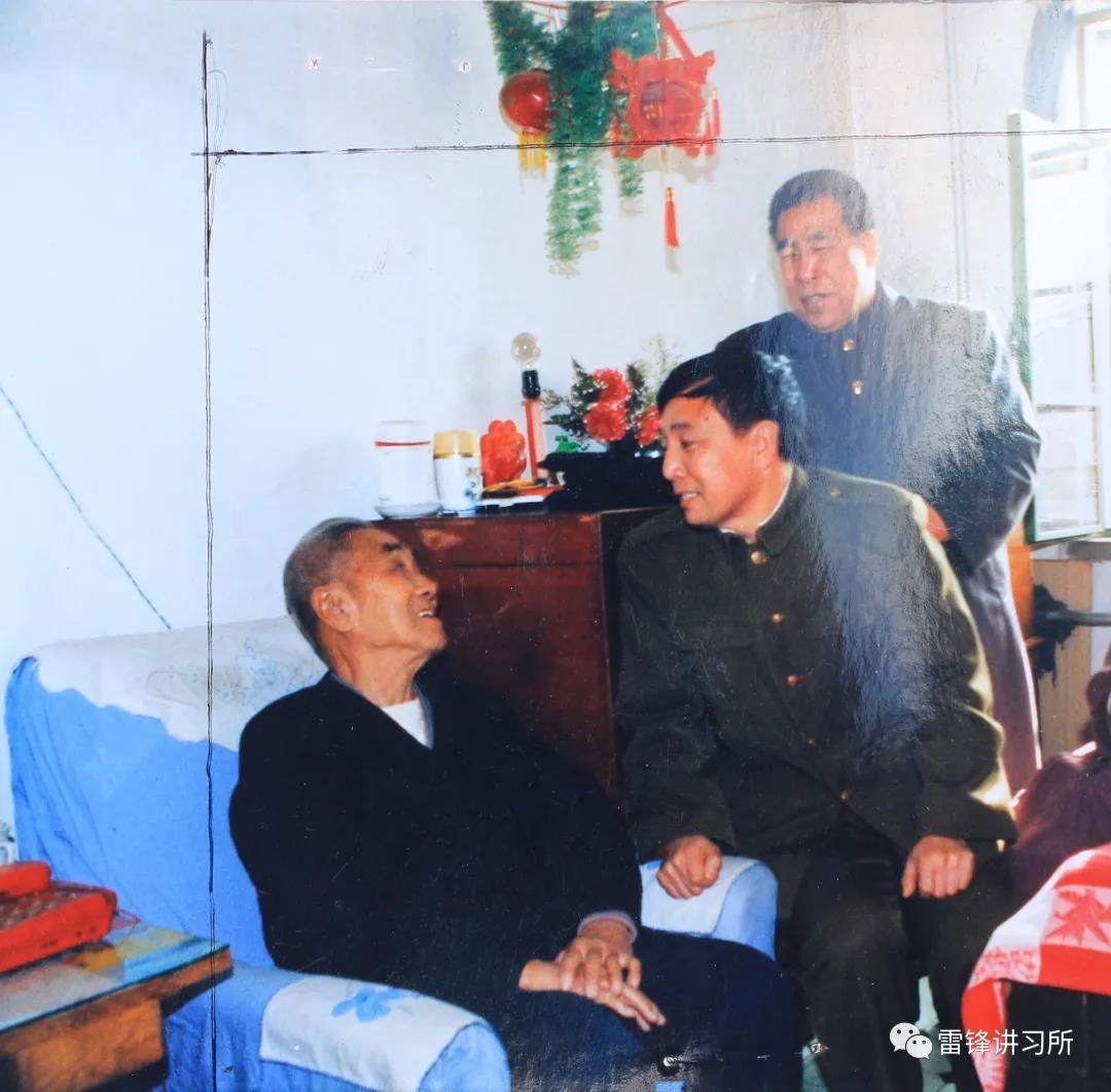 雷锋车间主任于明谦.jpg 雷锋车间主任于明谦.jpg